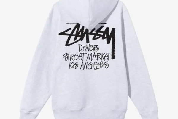 How to Style a Hoodie Like a Fashion Influencer How to Style a Hoodie Like a Fashion Influencer